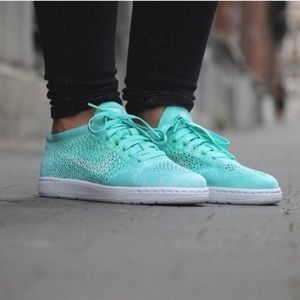 NIKE Classic Ultra Flyknit Sneakers